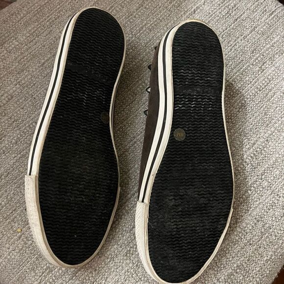 GB Giani Bini brown suede size 8 lace-less slide on sneakers with studs - Picture 4 of 7